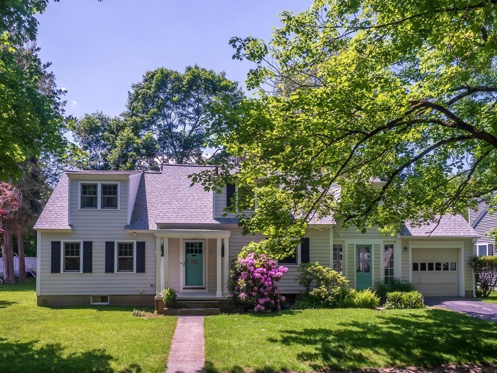 18 Elm Pl - Photo 1