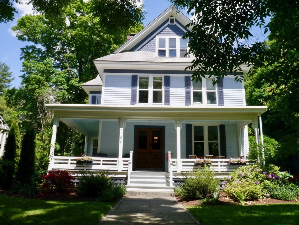 143 Lincoln Ave - Photo 1