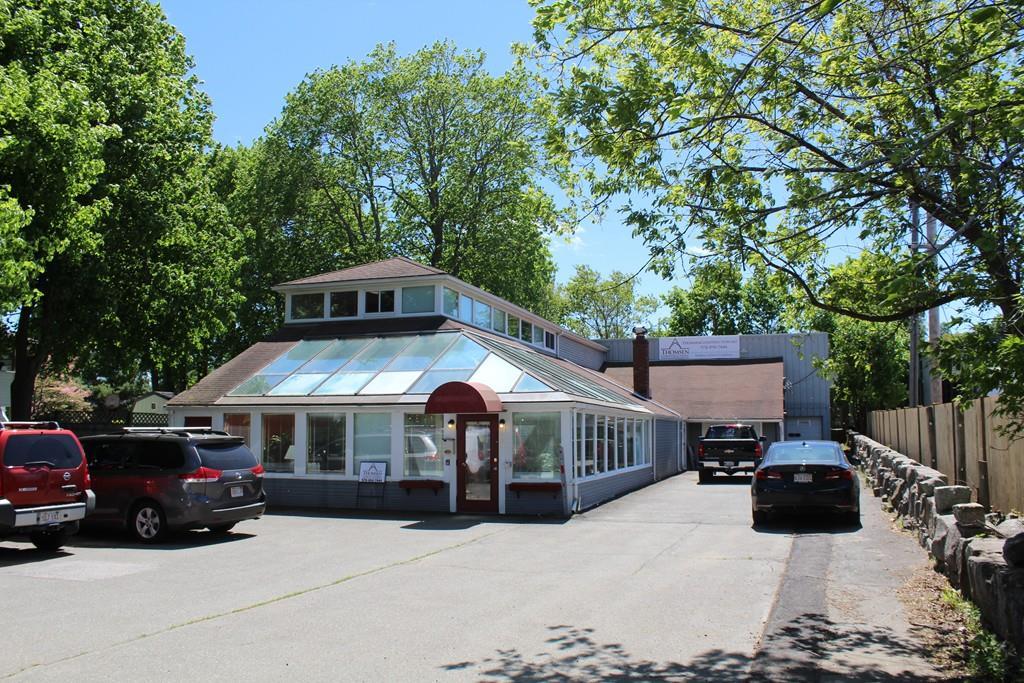 430 Maple St - Photo 1