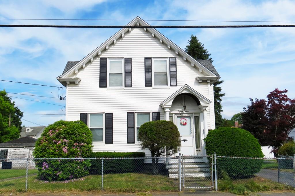 81 School St - Photo 1