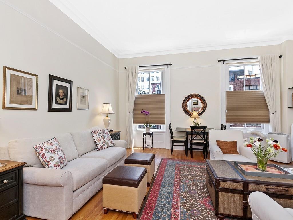 76 Commonwealth Ave - Photo 1