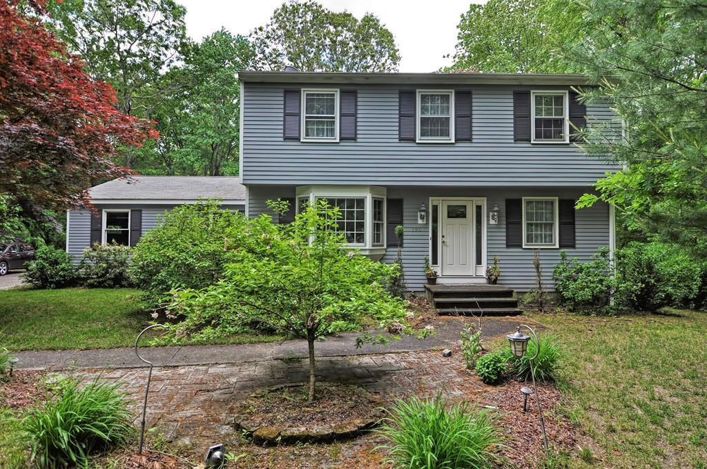 390 E. Foxboro Street - Photo 1