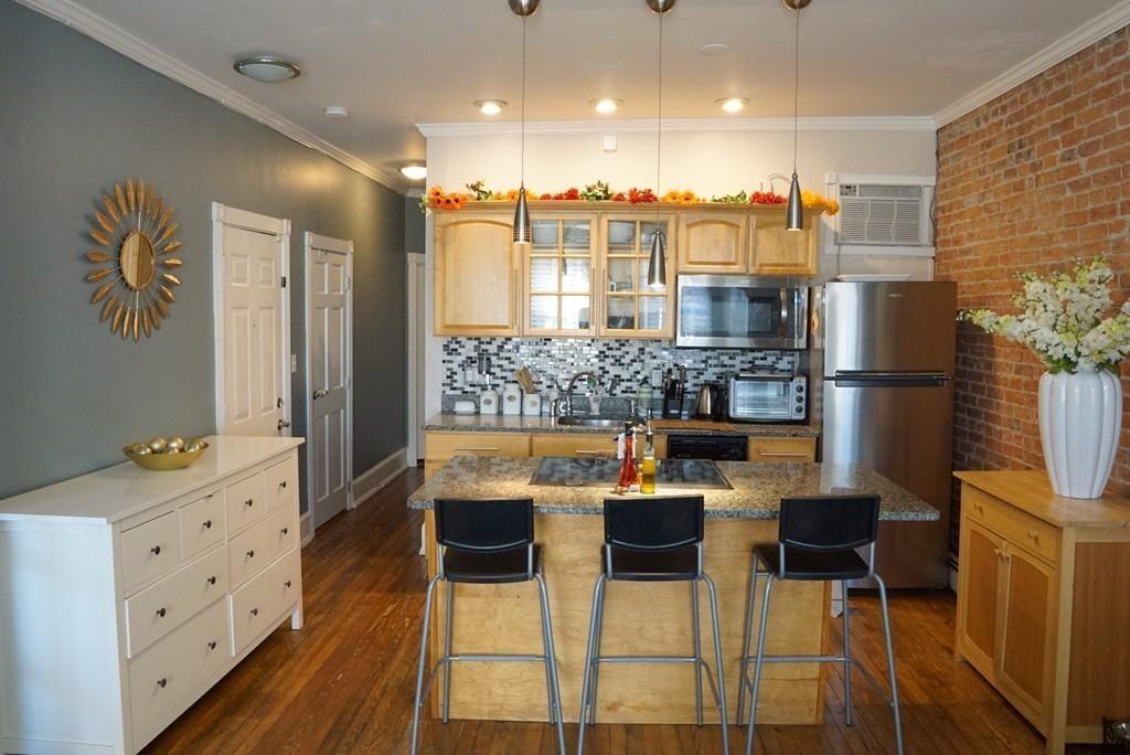 883 Harrison Ave - Photo 1