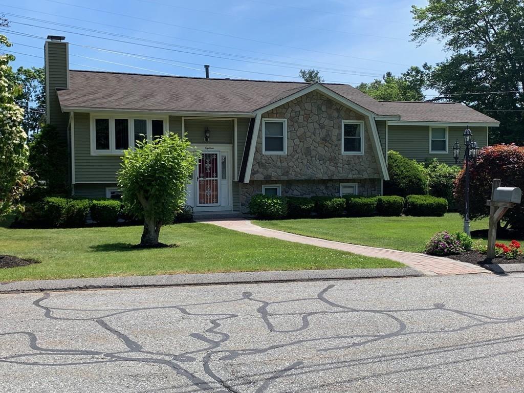 18 Robinhood Ln - Photo 1