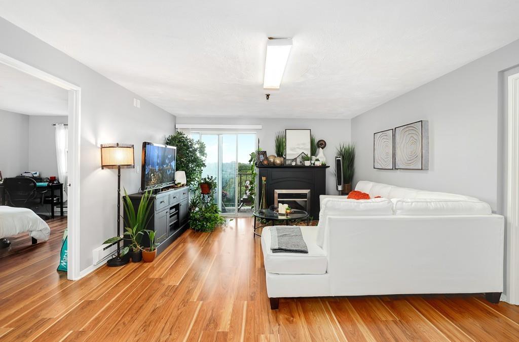115 W Squantum St - Photo 1