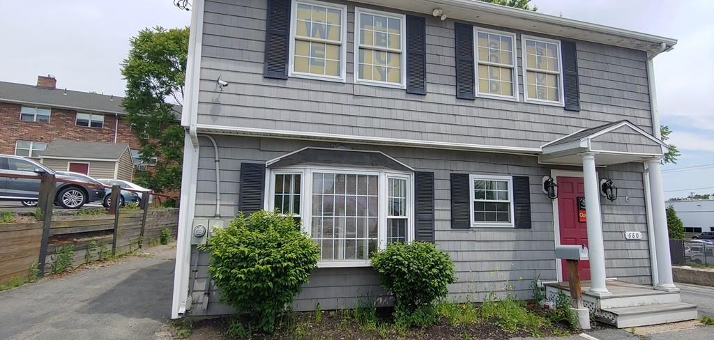 680 Rogers St - Photo 1
