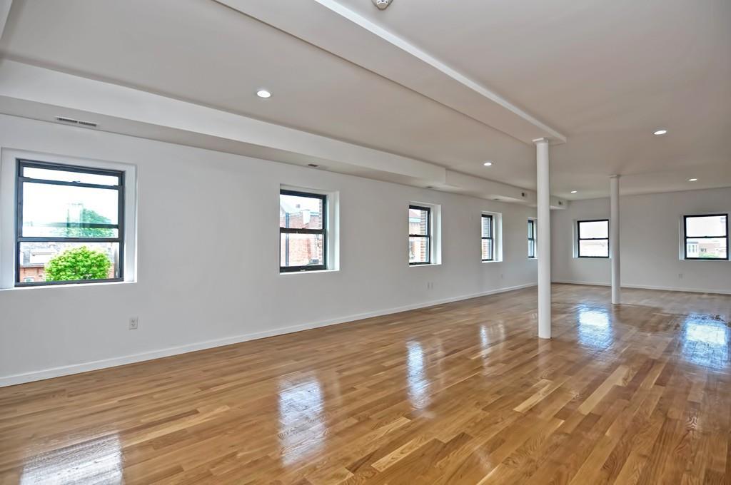 18 Meridian St - Photo 1