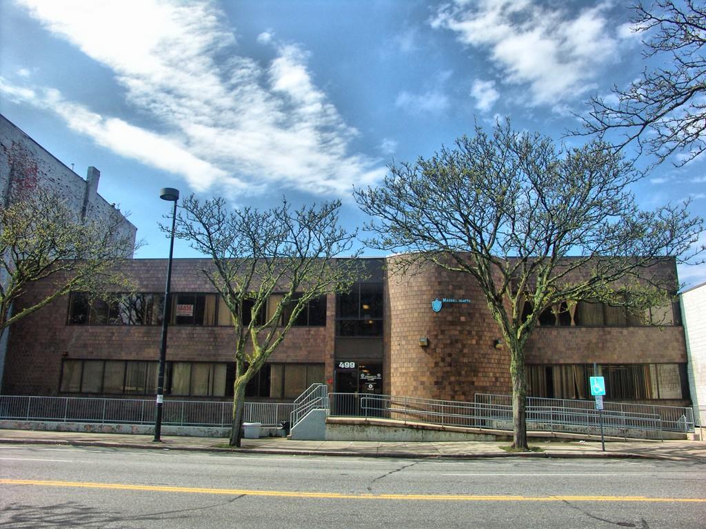 499 Essex Street - Photo 1