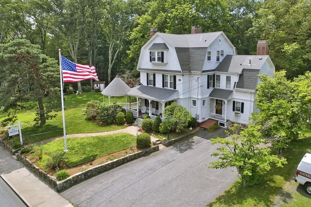 326 Lexington St. - Photo 1