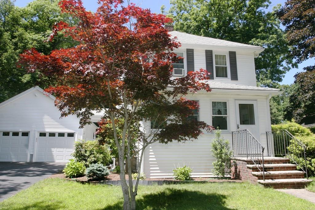 1209 Pleasant St - Photo 1