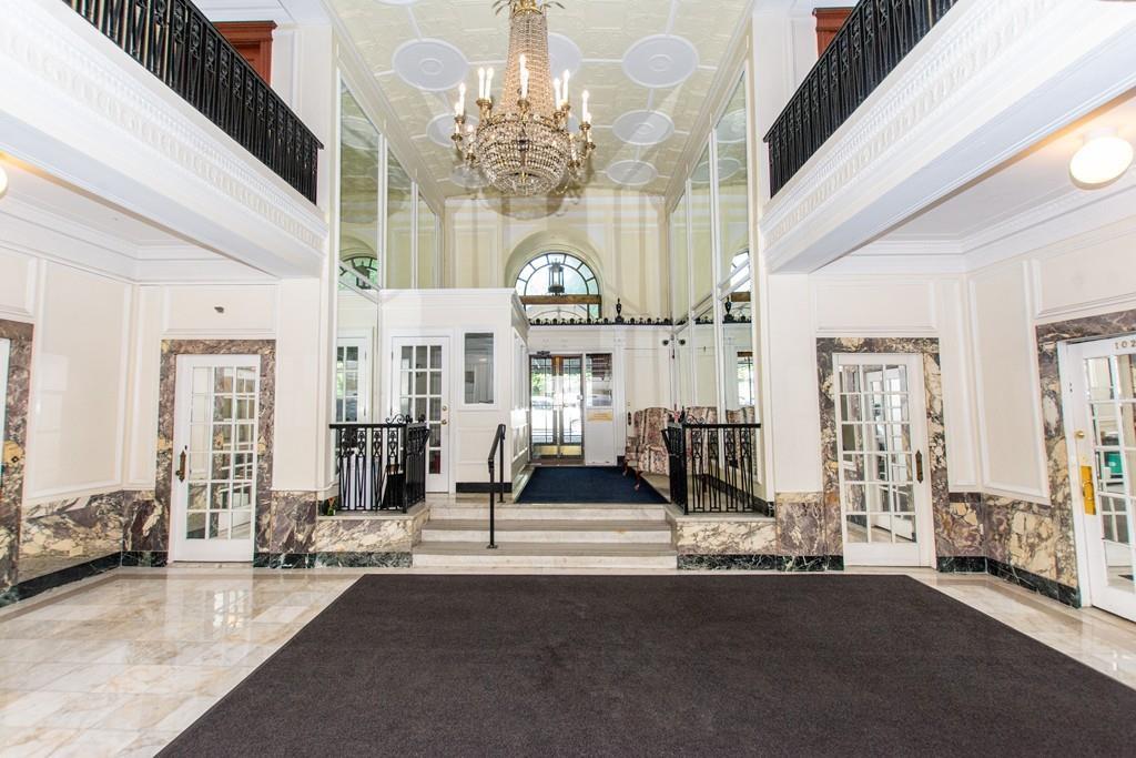 466 Commonwealth Ave - Photo 1