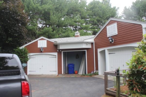 865 Cohannet St - Photo 1