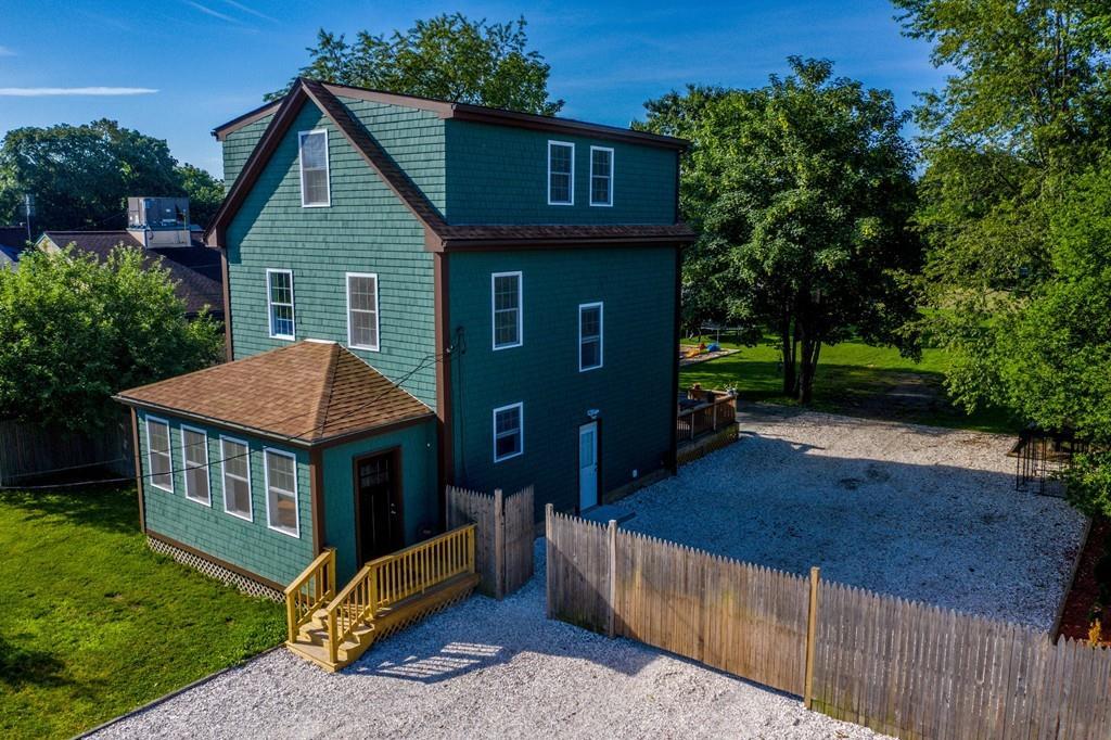 1635 Fall River Ave - Photo 1
