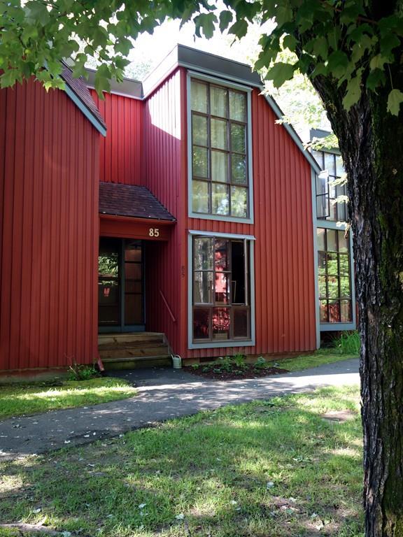 85 Pine Grove - Photo 1