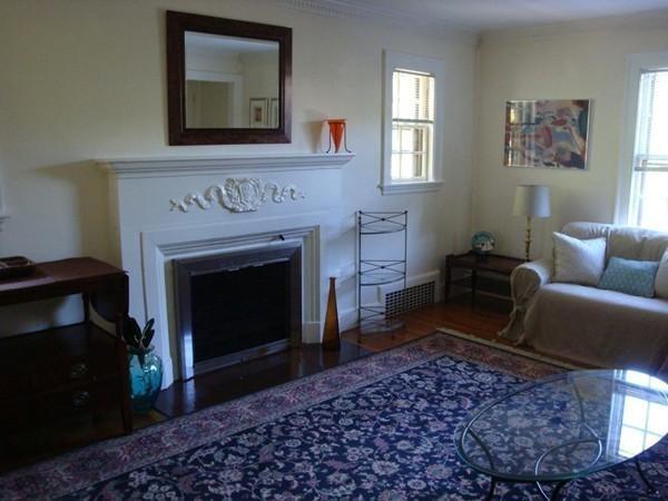 546 Commonwealth Ave - Photo 1
