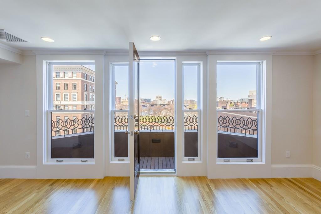 101 Beacon Street - Photo 1