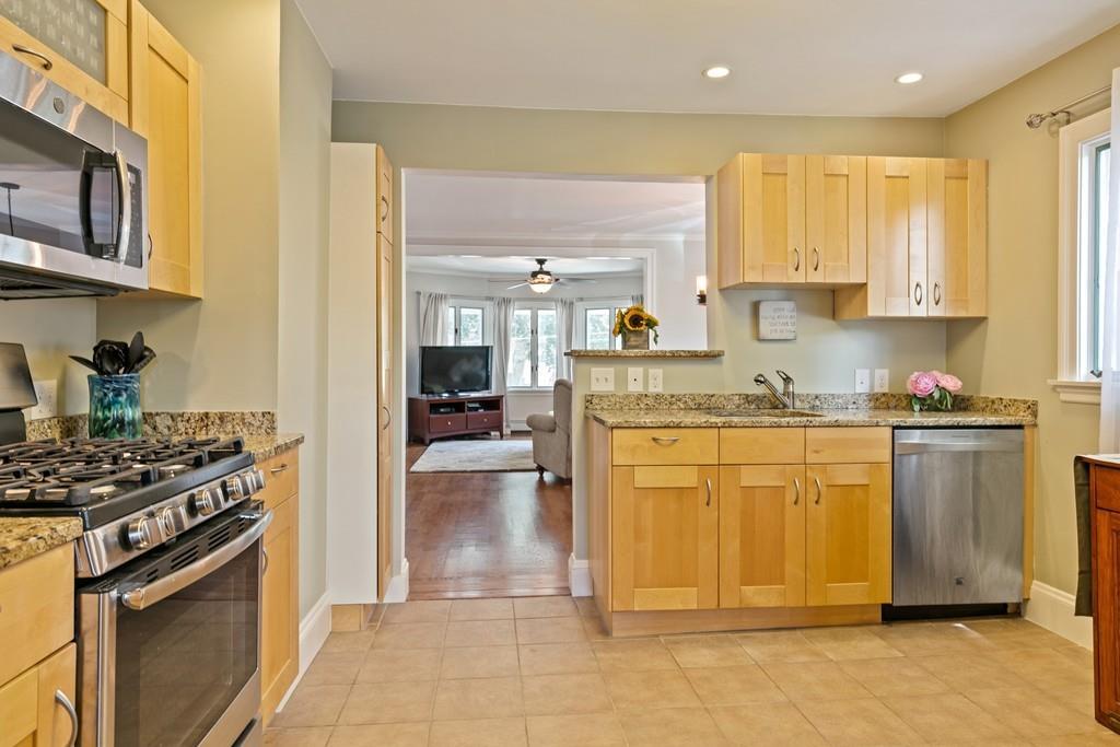 46 Whitman St - Photo 1