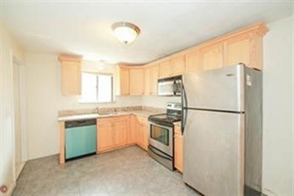 11-13 Hawthorne St - Photo 1