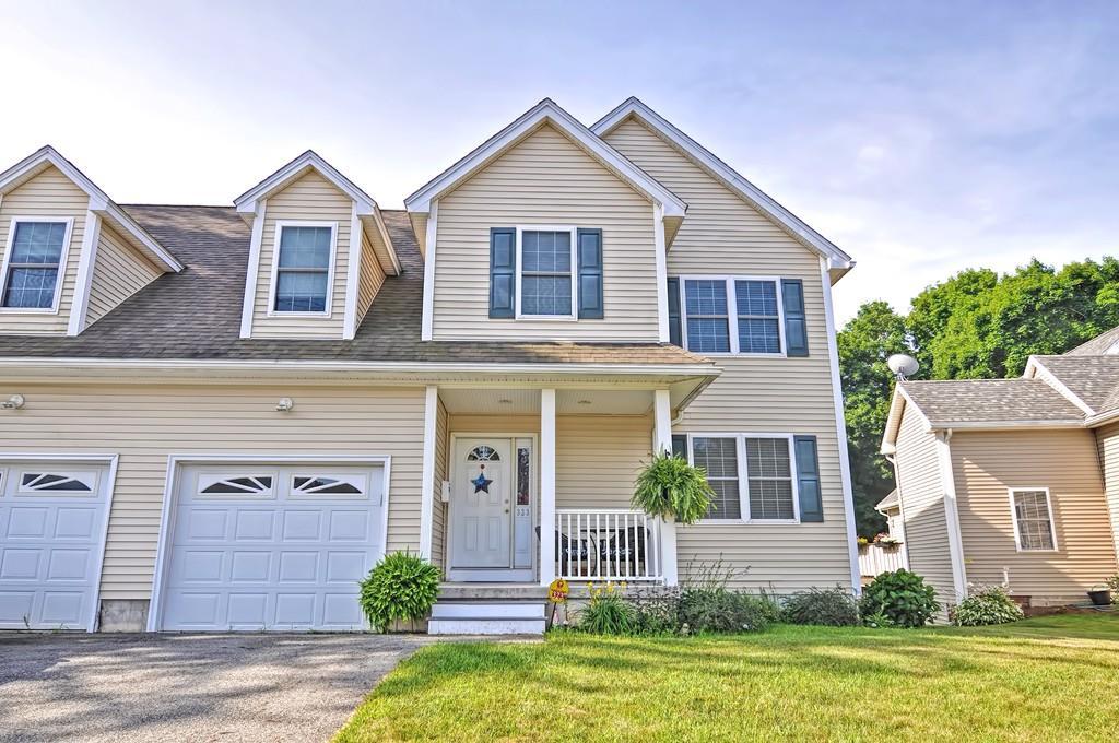 323 Groveland St - Photo 1