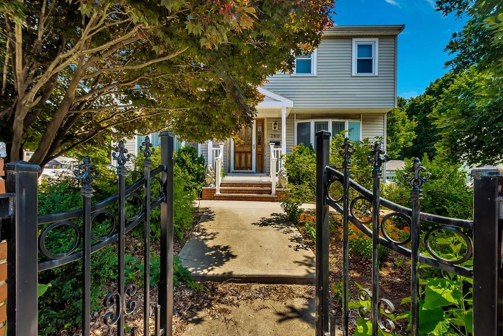 266 Common St - Photo 1