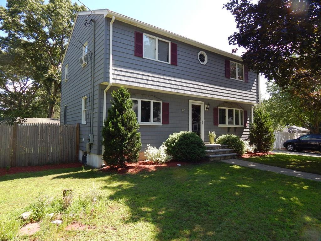15 Sullivan Pkwy - Photo 1