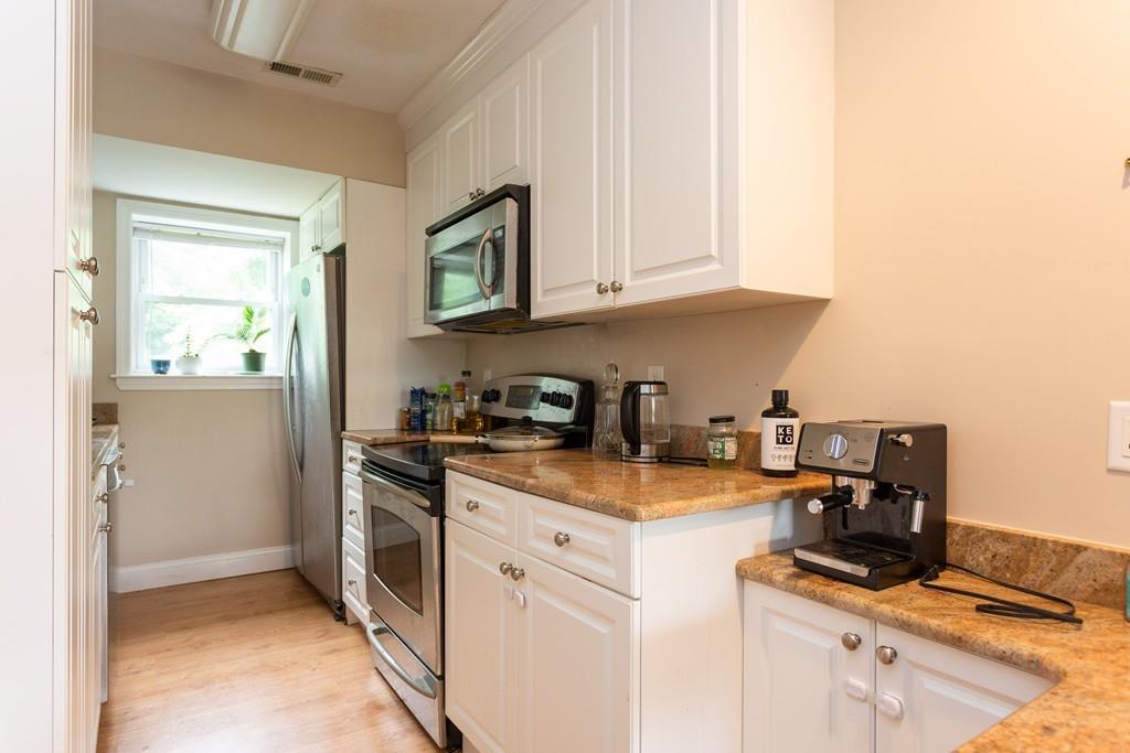 156 Newton St - Photo 1