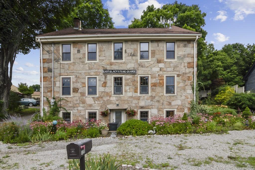 120 Elm - Photo 1