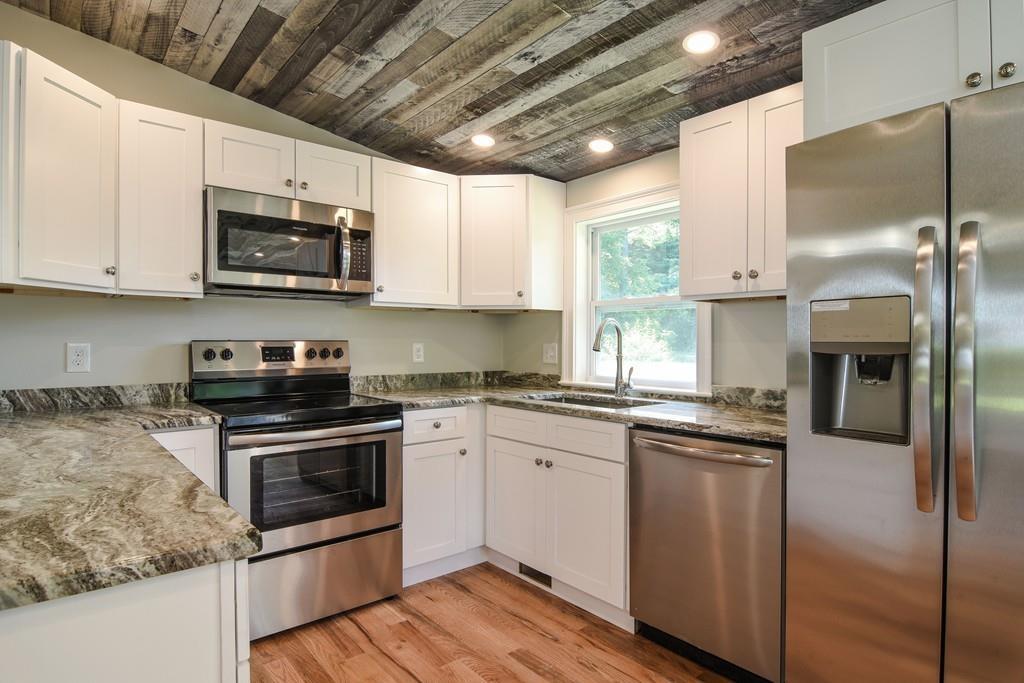 13 Woodlawn St - Photo 1