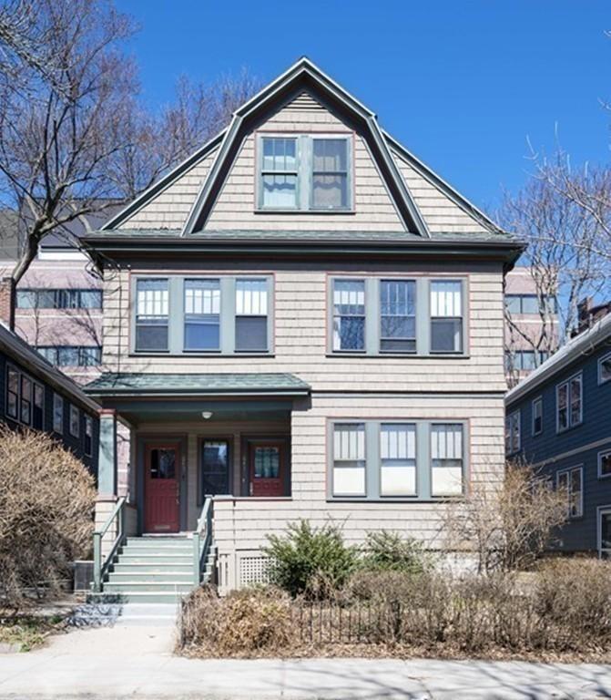 643 Green St - Photo 1