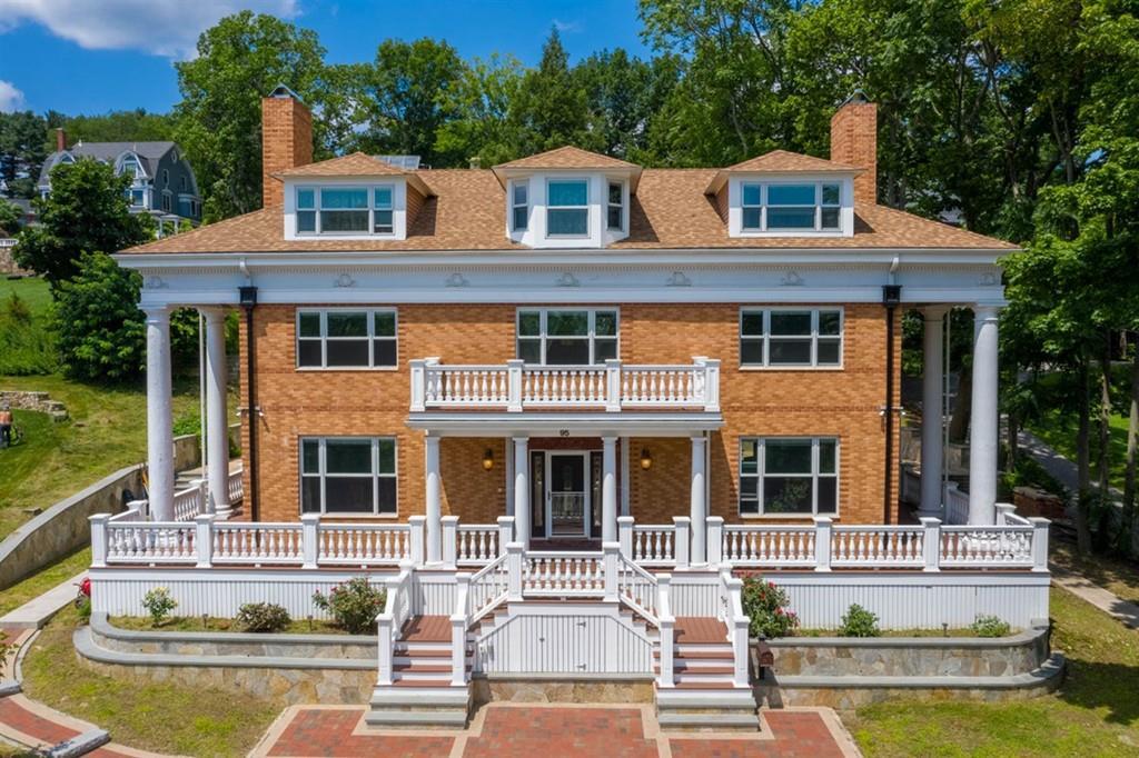 95 Commonwealth Ave - Photo 1