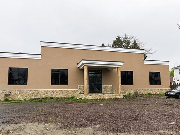 10 Wesley St - Photo 1