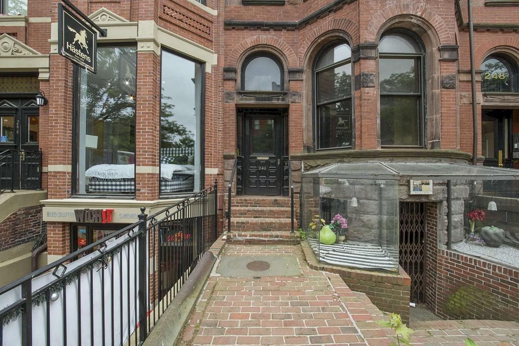 246 Newbury Street - Photo 1