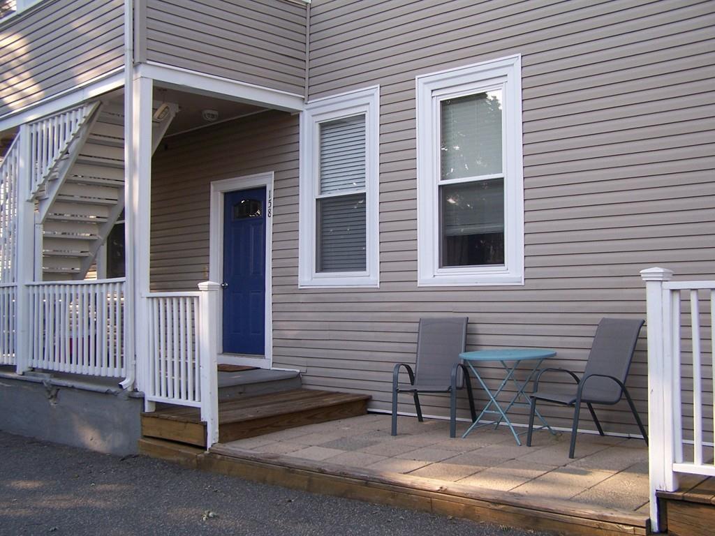 158 Sumner St - Photo 1