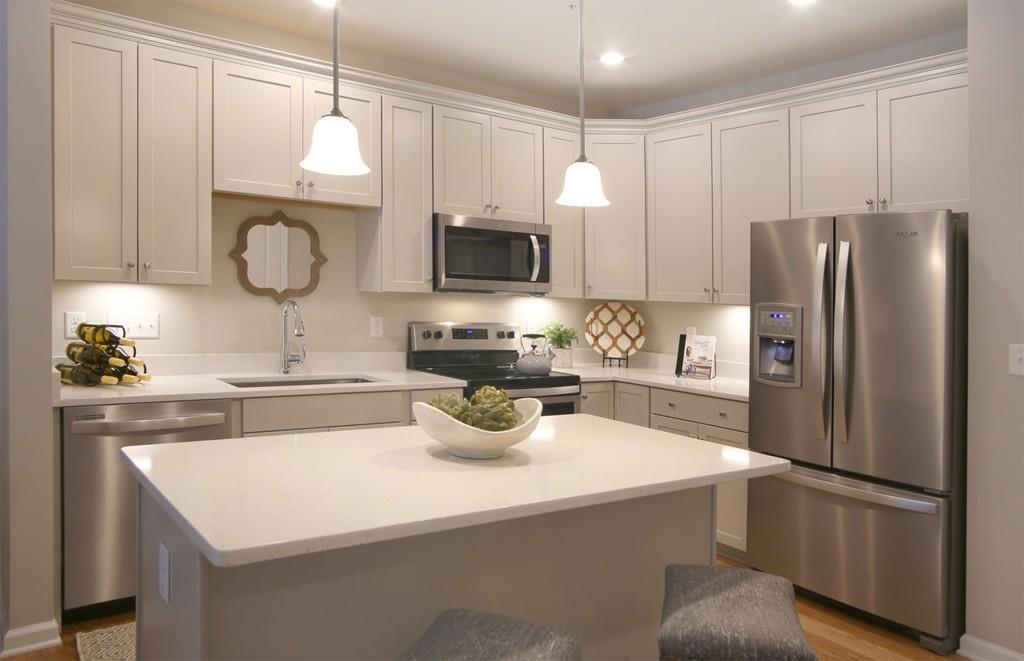 120 University Ave (Unit 02404) - Photo 1