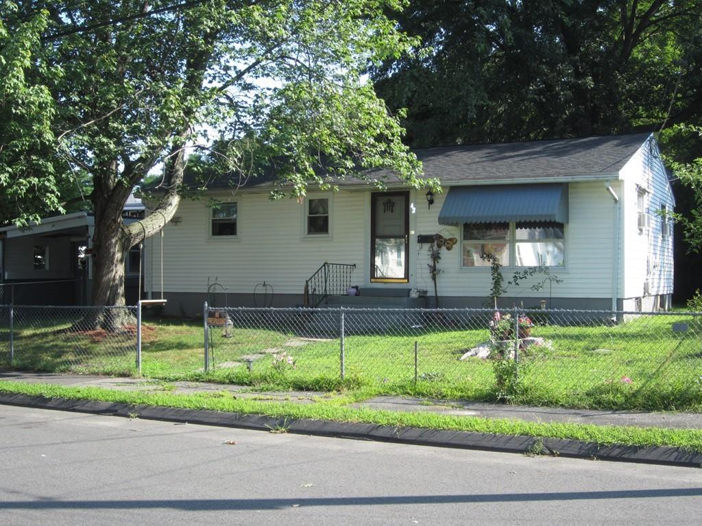 42 Yvonne St - Photo 1