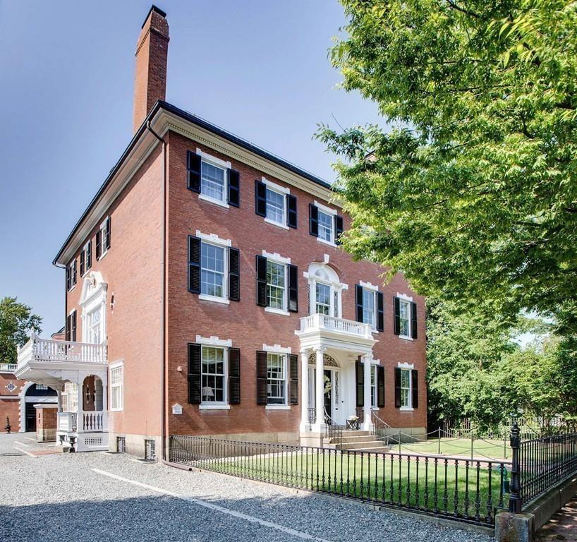 328 Essex Street - Photo 1