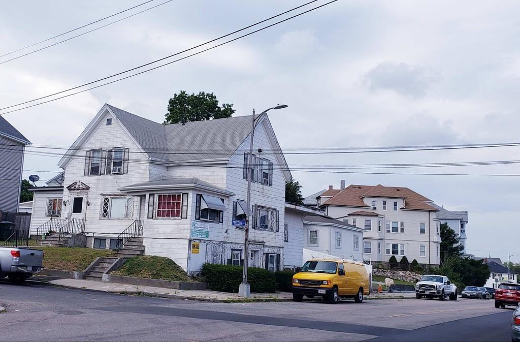 1145 S Main St - Photo 1