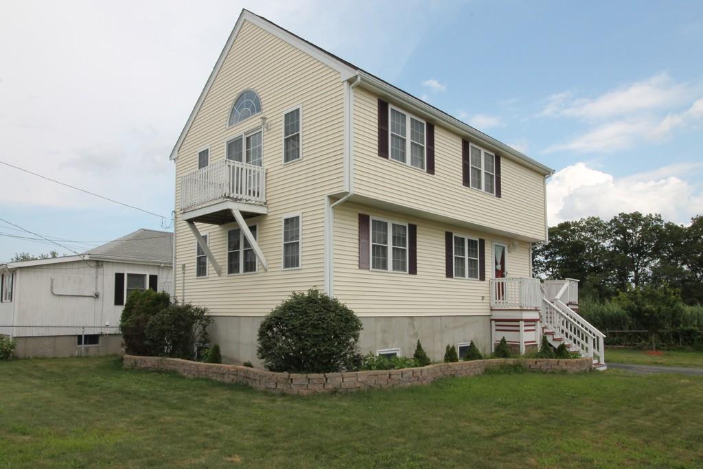 689 Sea Street, - Photo 1