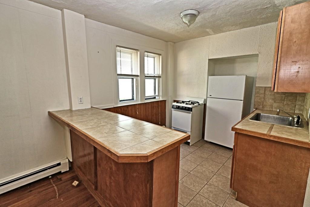 26 Beacon St - Photo 1