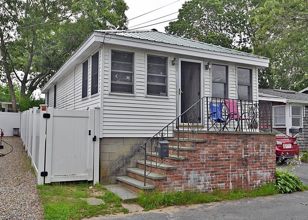 15 Woodland Cir - Photo 1