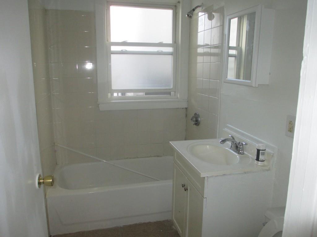184 Chestnut - Photo 1
