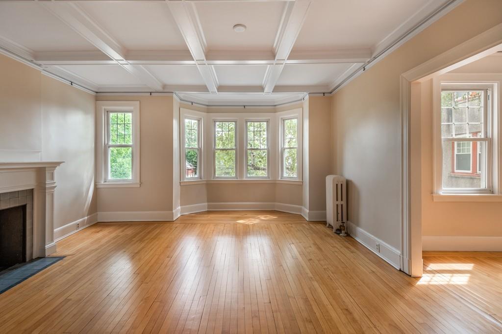 585 Franklin St - Photo 1