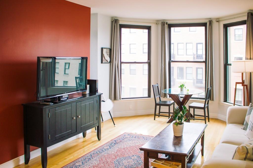 10 Charlesgate East - Photo 1