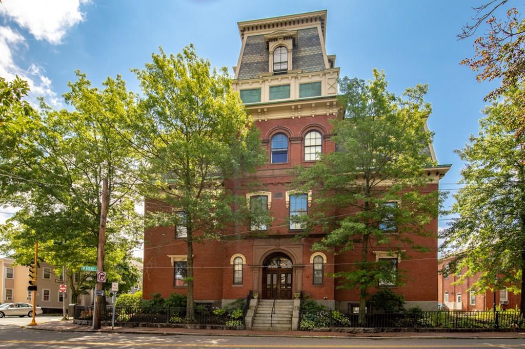 1 Broad St - Photo 1