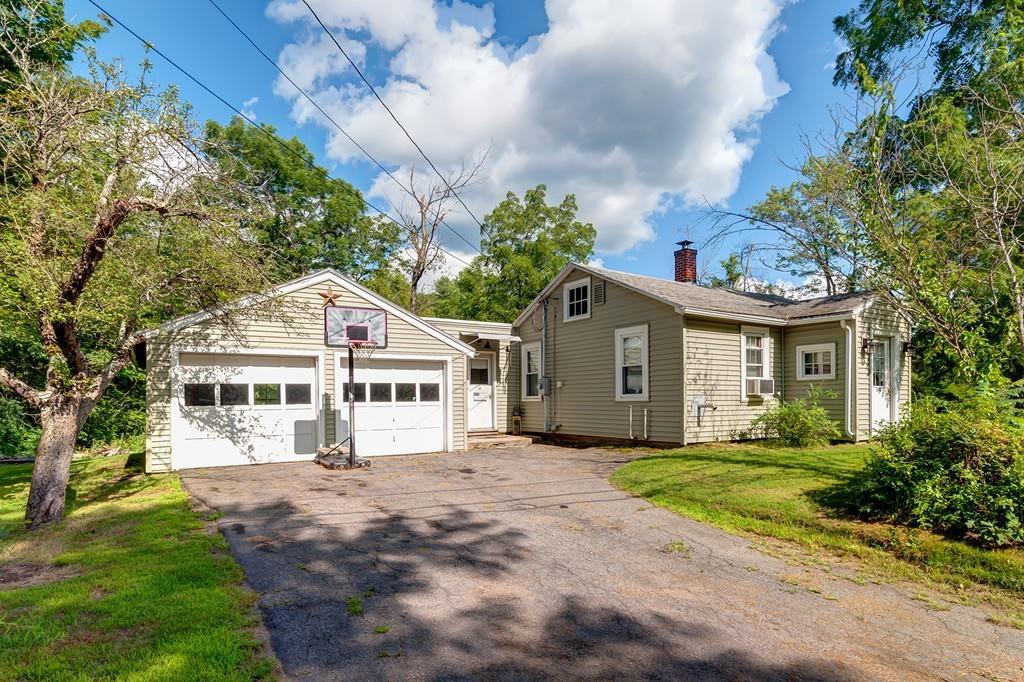 690 Valley Rd - Photo 1