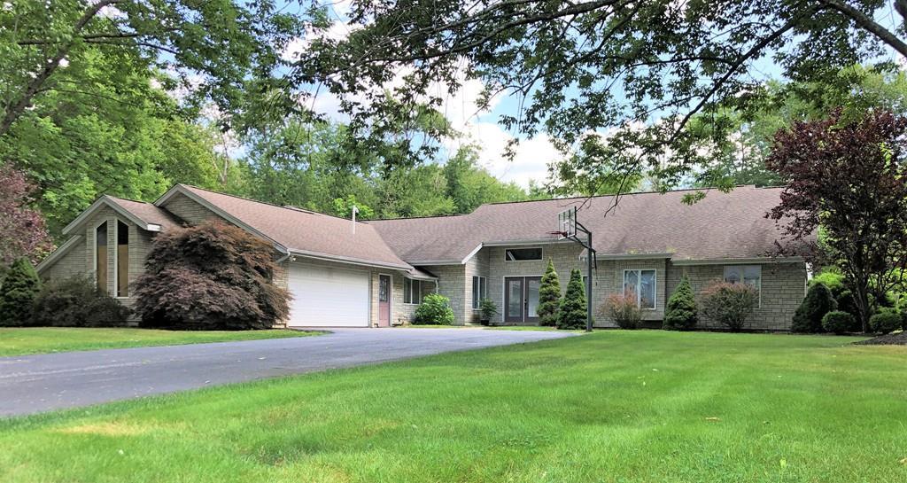 29 Pine Tree Ln - Photo 1