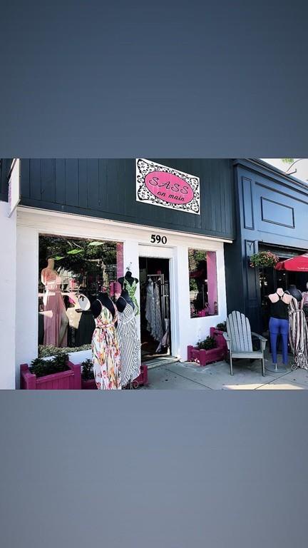 590 Main St - Photo 1