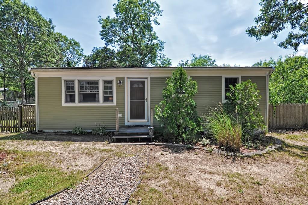 21 Butler Ave - Photo 1