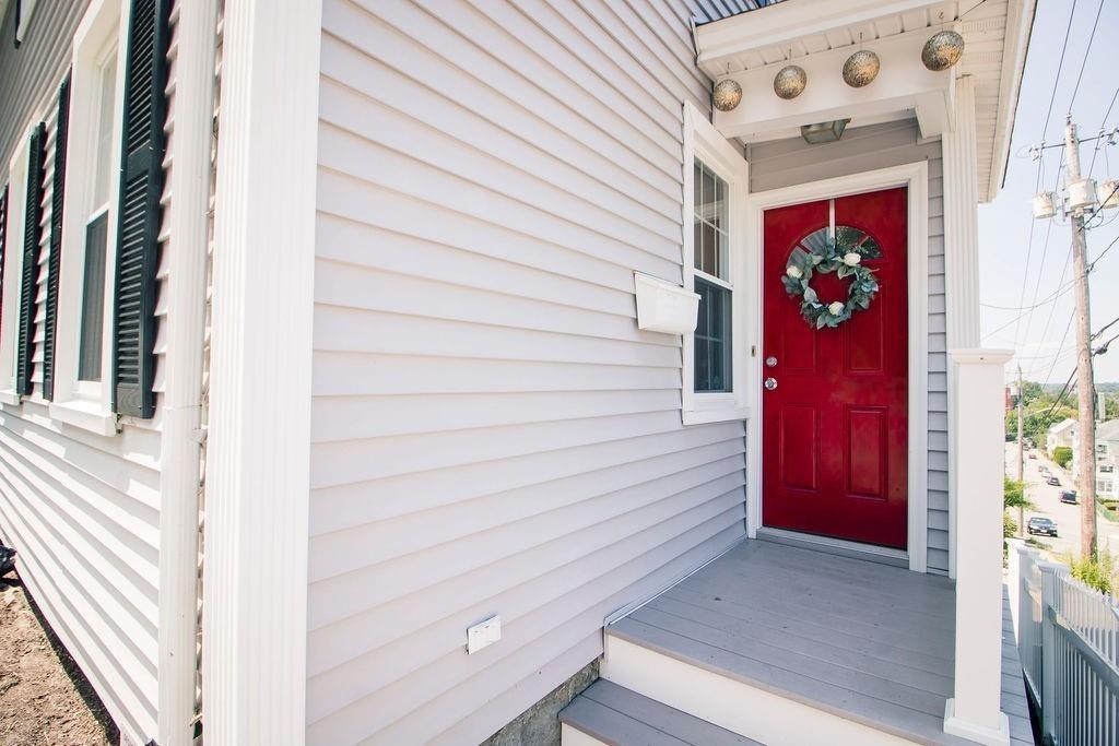 181 Weetamoe St - Photo 1