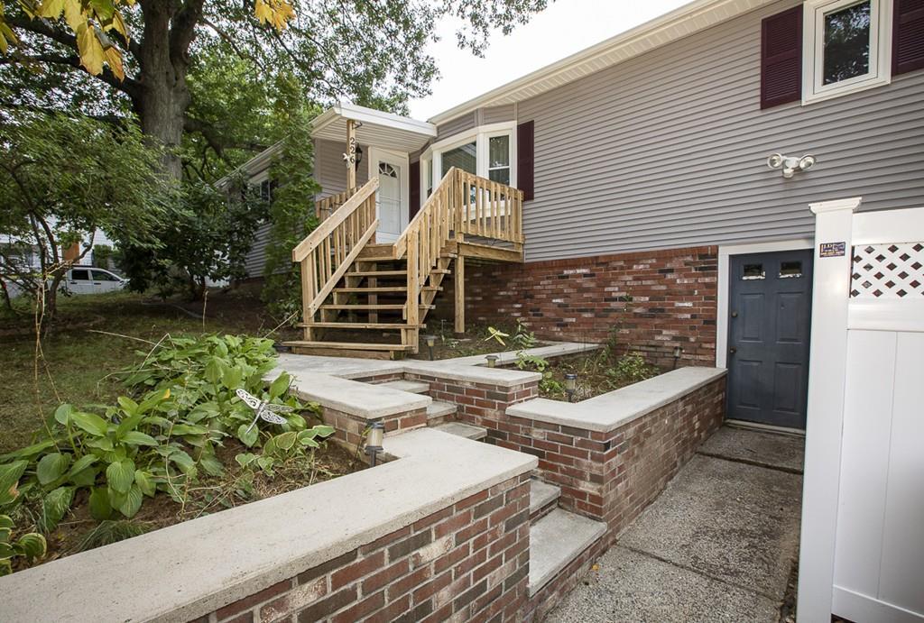 226 Hyde St - Photo 1